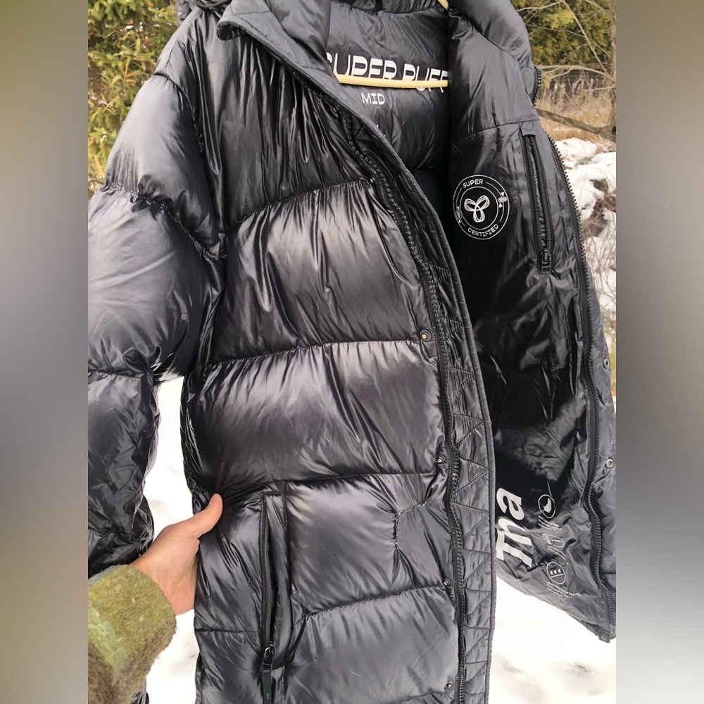 TNA SUPER PUFF Aritzia MID (medium) Black Puffer Coat - Picture 9 of 10